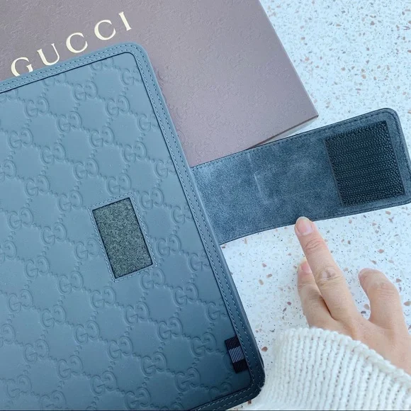 NWT Authentic Gucci GG Rubber Ipad 2 Case Unisex - Picture 5 of 7